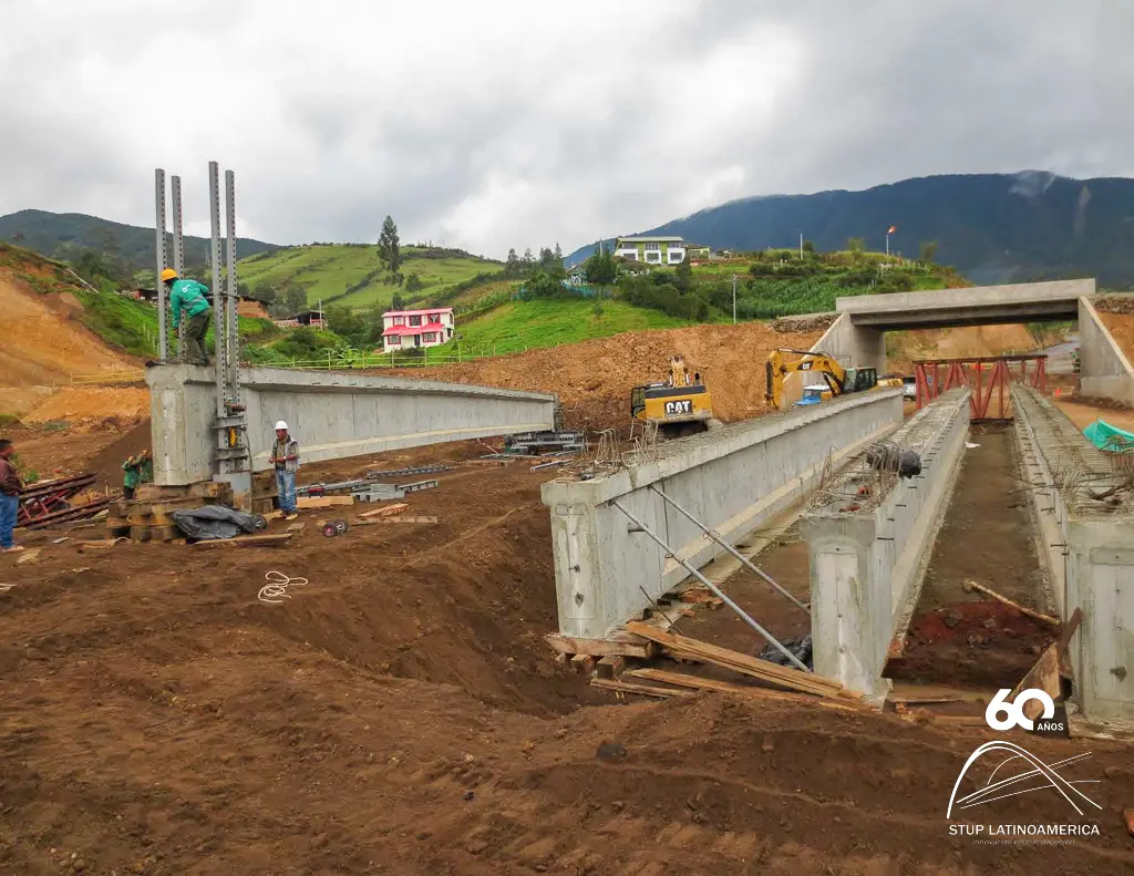 izaje_vigas_puentes_acceso_hidrosogamoso_stup_latinoamerica_14